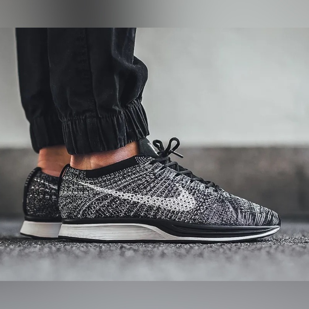 Nike Men’s FlyKnit Racer Oreo 2.0 Black / White 2015 Rare Running Shoes - Picture 9 of 9